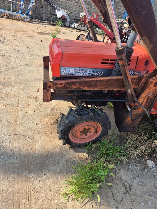 대동 트랙터 L2203 (22마력) 앞좌측면