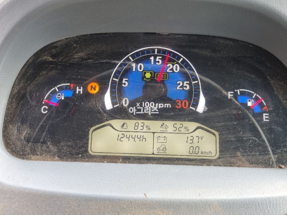LS Tractor XP7102 (102hp) 뒤우측면