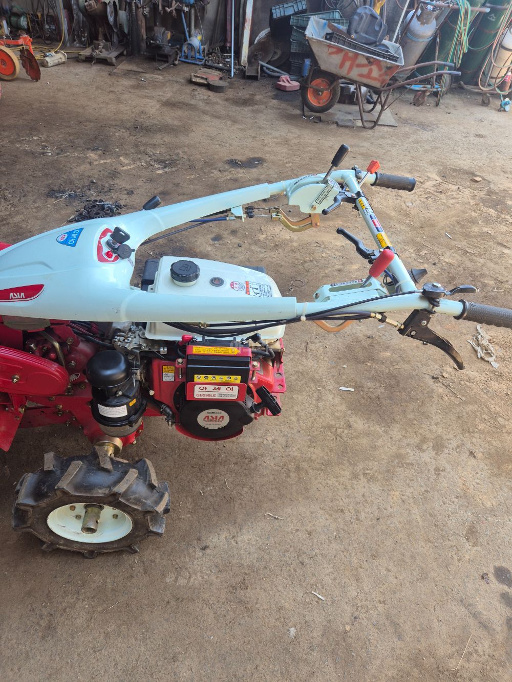Shibaura Cultivator AMC900SM (6.5hp) 뒤우측면