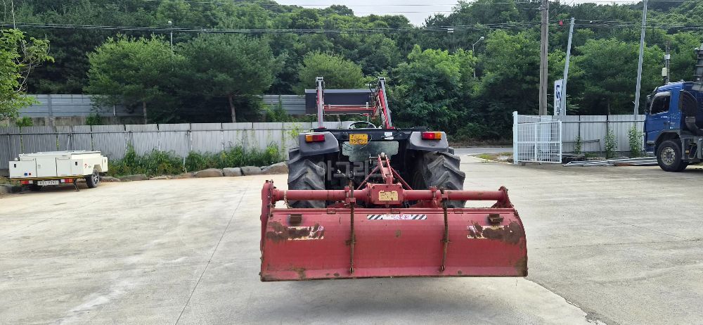 TYM 트랙터 T552 (55마력) 뒤우측면