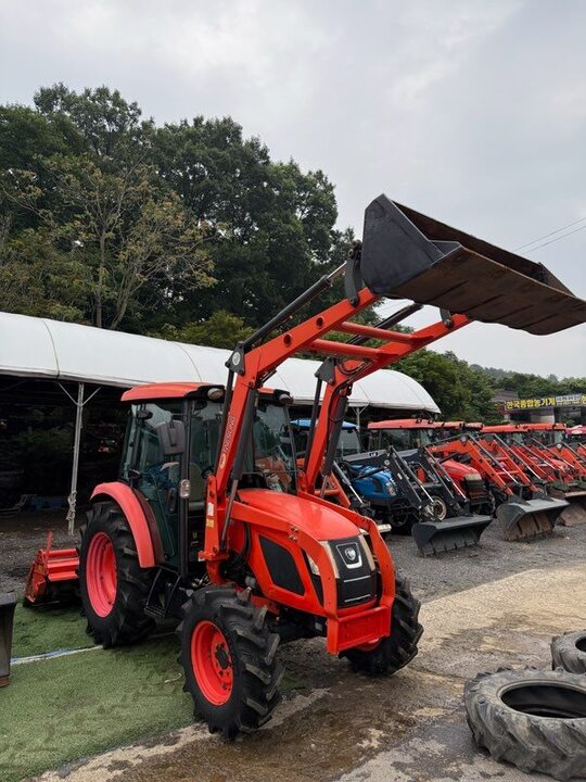Daedong Tractor RX620 (62hp) 앞좌측면