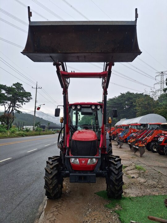 Yanmar Tractor EG83Y (83hp) 앞좌측면