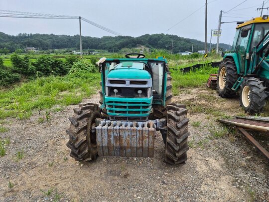 대동 트랙터 D400 (43마력) 앞좌측면