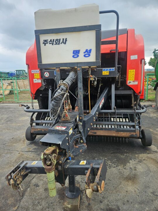  Round Baler FBP3135  앞좌측면