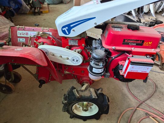  Cultivator TKC-1100KE 키시동,소형위탁판매 (9hp) 앞좌측면
