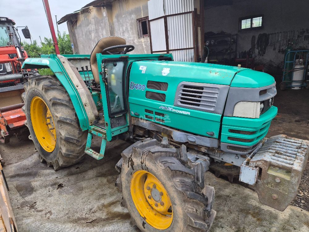 대동 트랙터 D400 (43마력) 뒤우측면