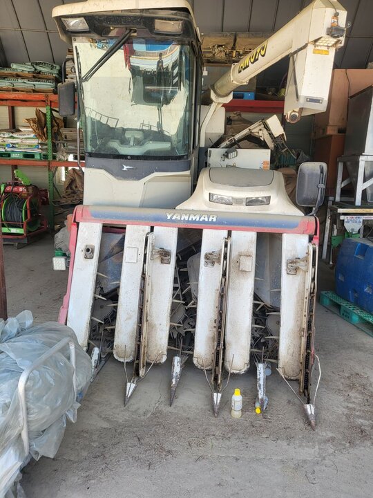 얀마 콤바인 AW695K-C (6조식) 앞좌측면