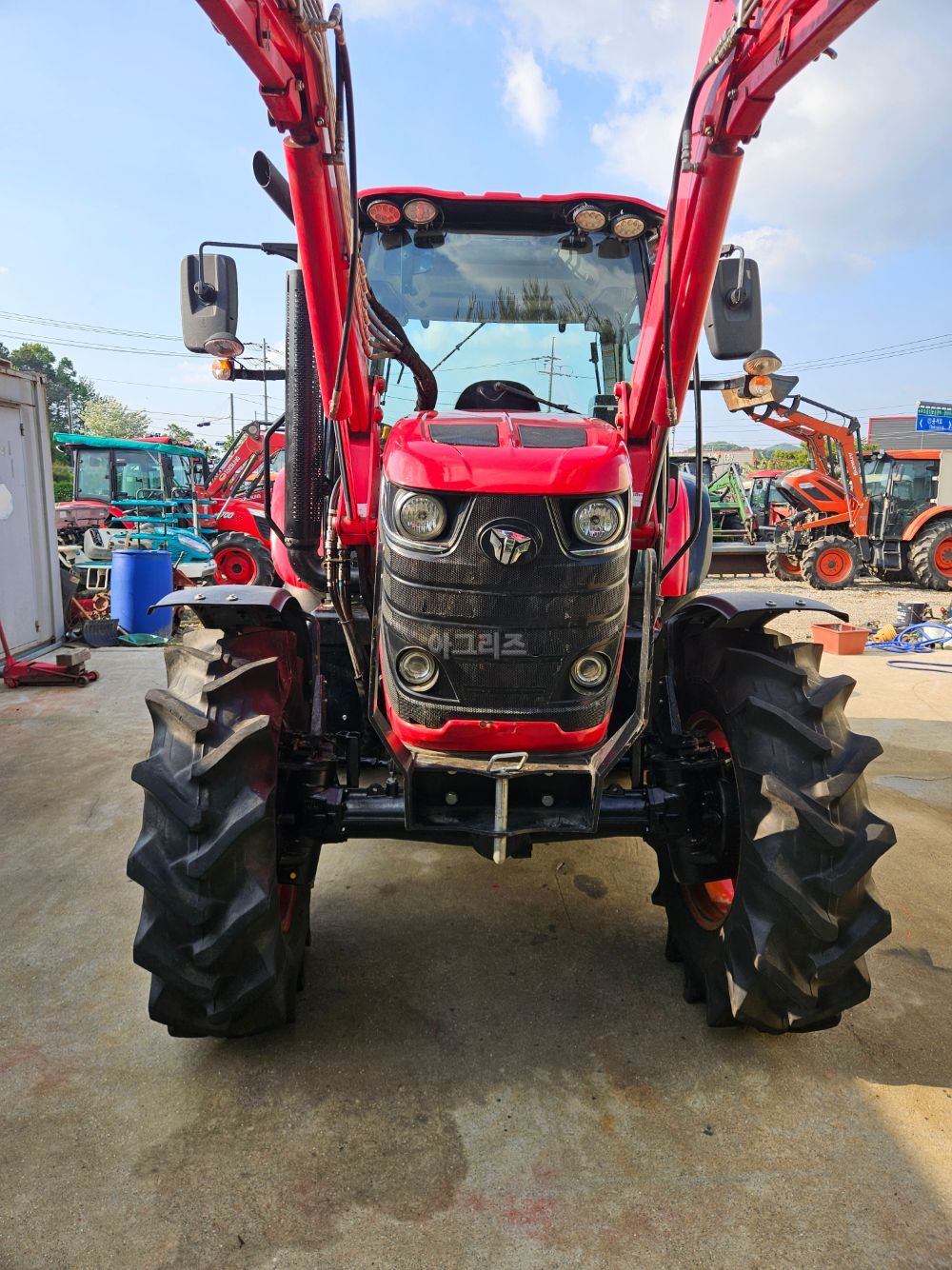 국제 트랙터 LUXEN1100E (111마력) 뒤우측면