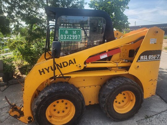 현대중공업 스키드로더 HSL850-7 앞좌측면