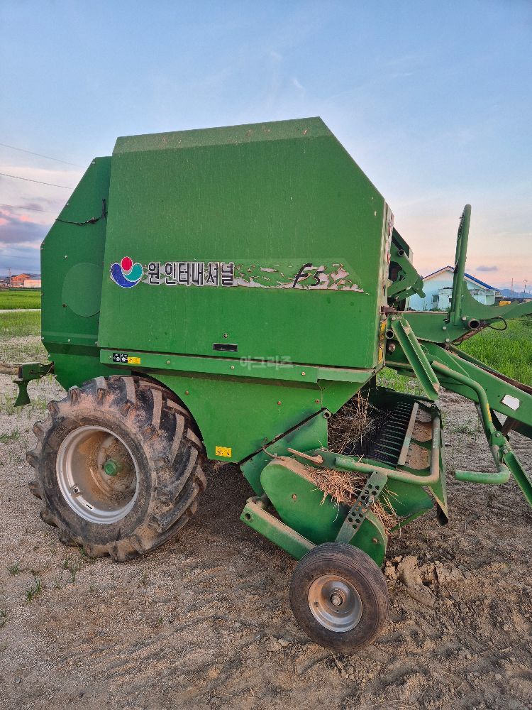  Round Baler F560  뒤우측면
