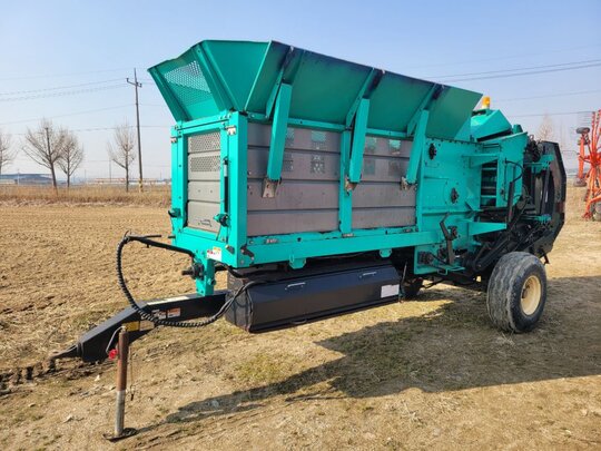라이브맥 옥수수베일러 MR 1000 앞좌측면