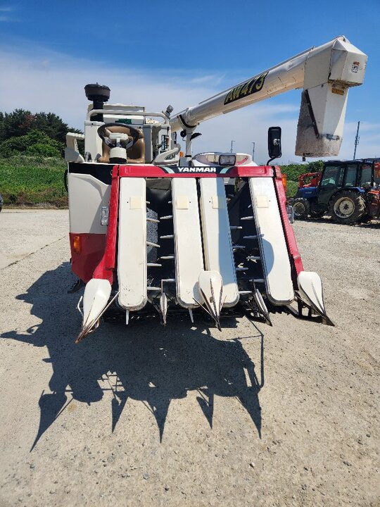얀마 콤바인 AW473 (4조식) 앞좌측면