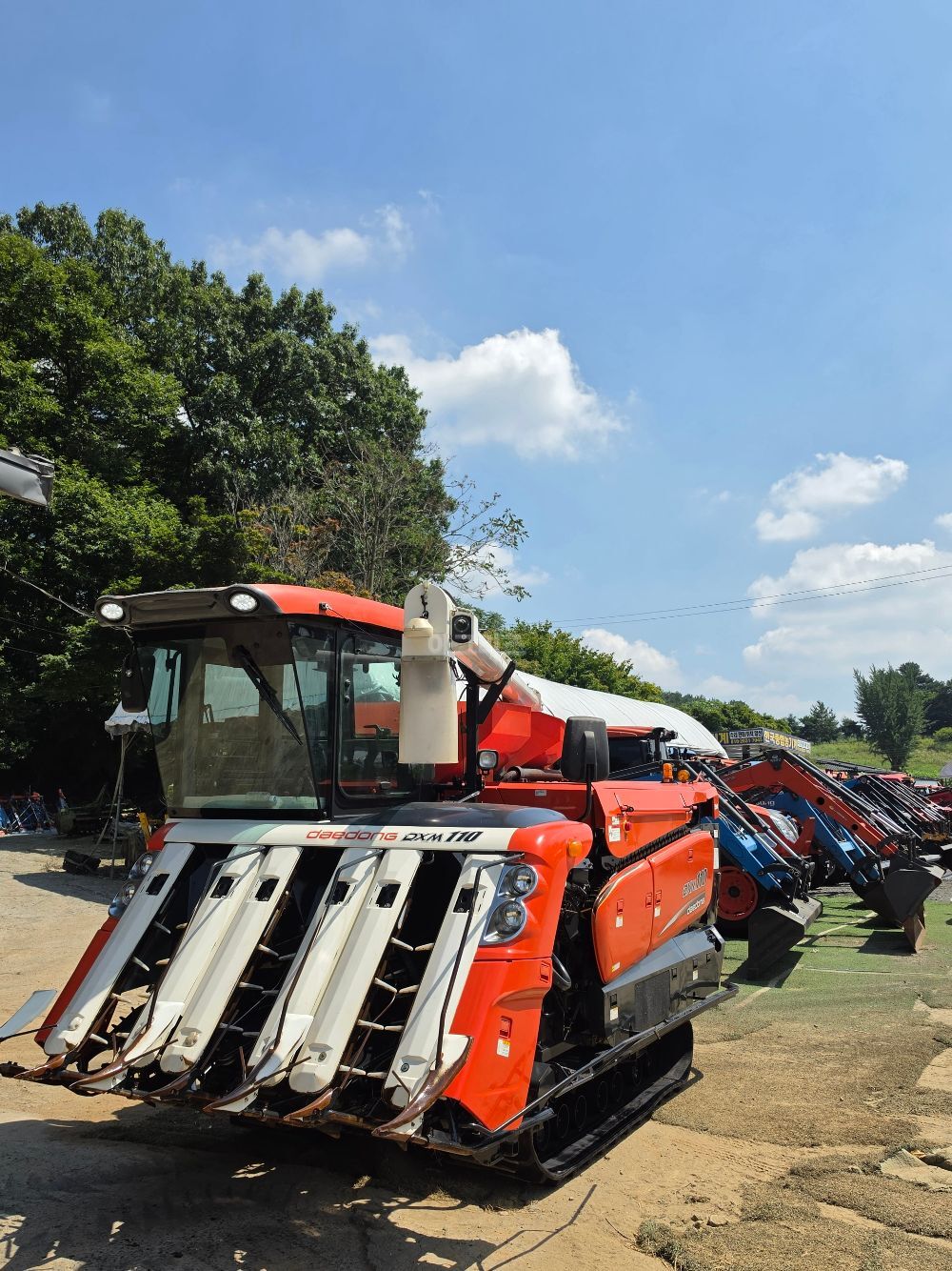 Daedong Combine Harvester DXM110 (6Rows) 뒤우측면