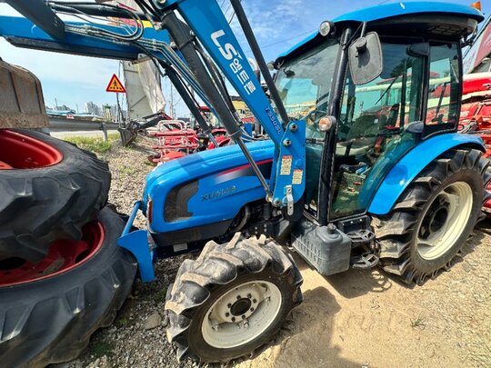LS Tractor XU6168 (68.9hp) 앞좌측면