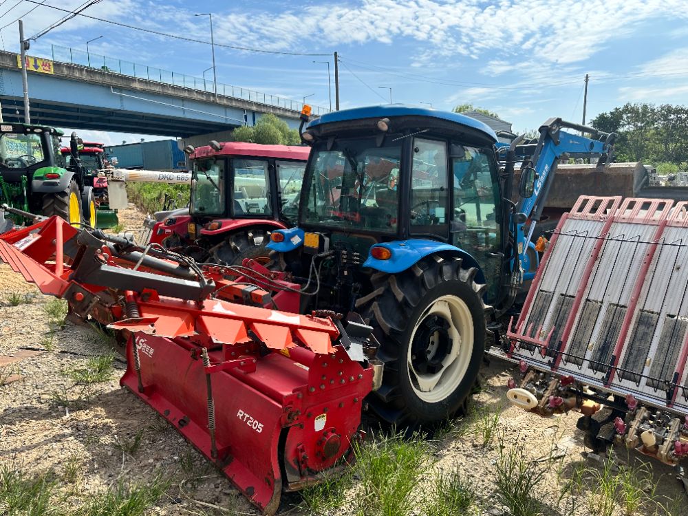 LS Tractor XU6168 (68.9hp) 뒤우측면