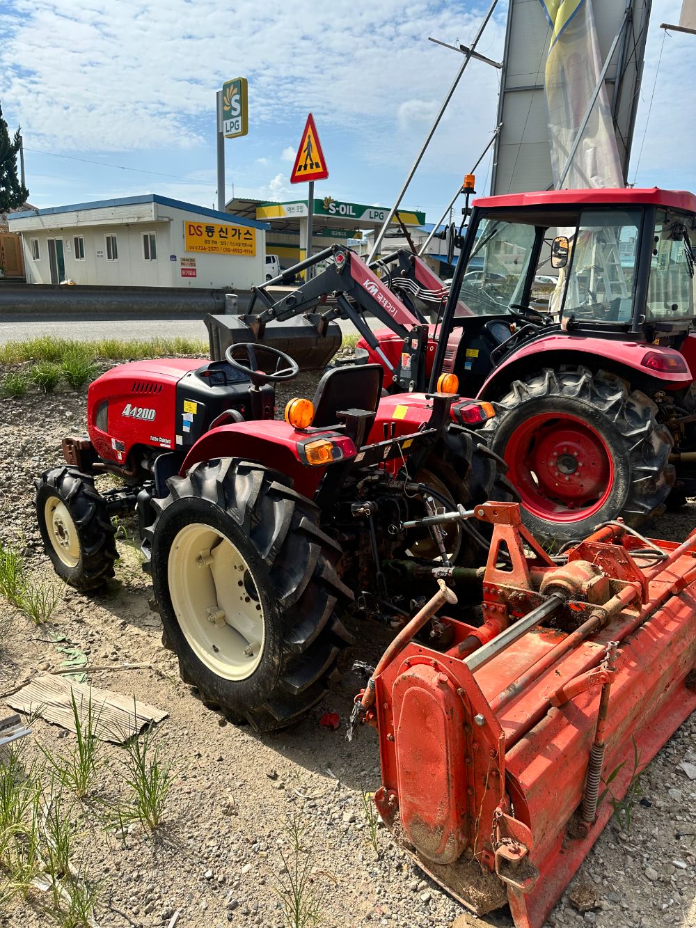 Kukje Tractor A4200 (42hp) 뒤우측면