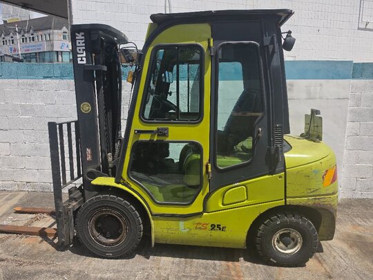 Clark Forklift GTS2.5E (2.5톤) 앞좌측면