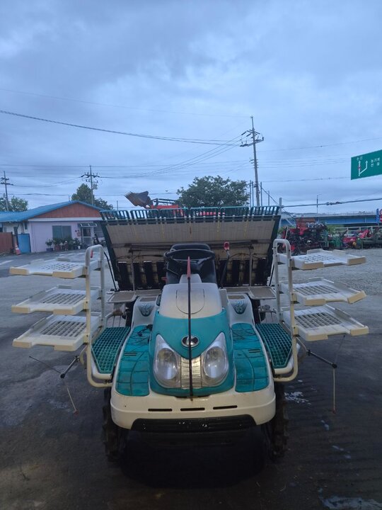 Kubota Rice transplanter SPU65 (6Rows) 앞좌측면