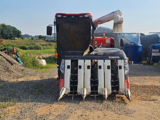Kubota Combine Harvester ZR6130 (6Rows) 앞좌측면
