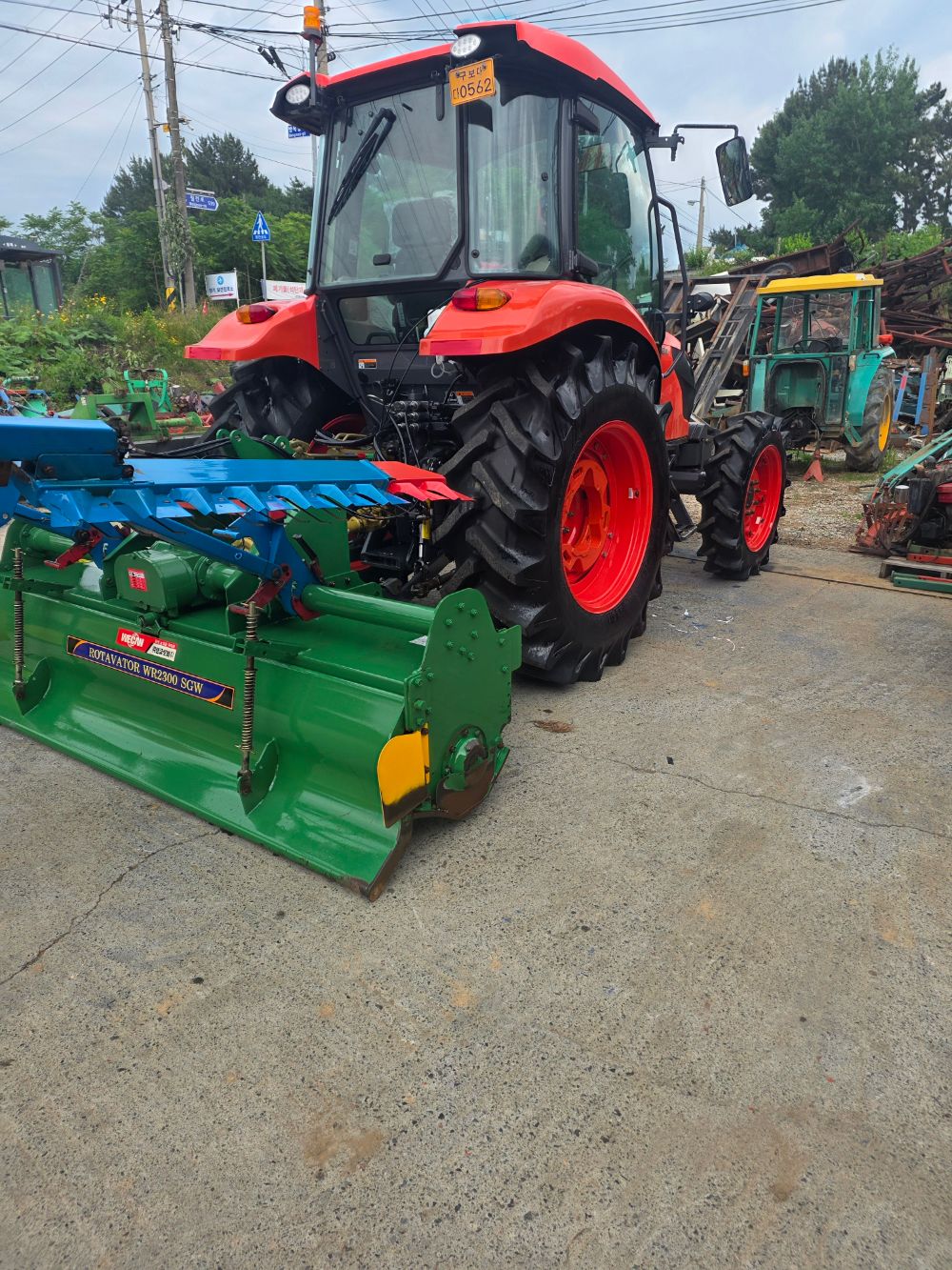 구보다 트랙터 M7460 (74마력) 뒤우측면