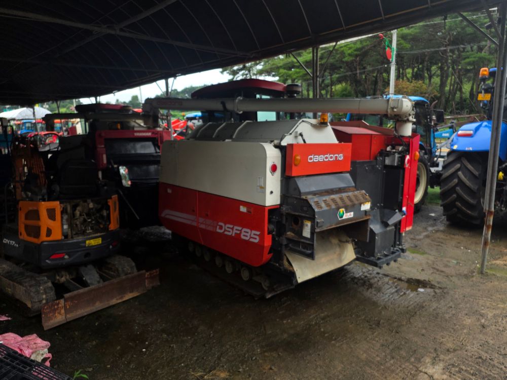 Daedong Combine Harvester DSF85 (보통형) 뒤우측면