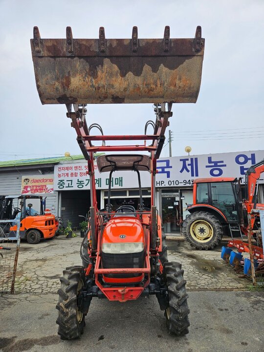 대동 트랙터 D500 (50마력) 앞좌측면