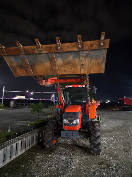 Kubota Tractor MZ807 (85hp) 앞좌측면