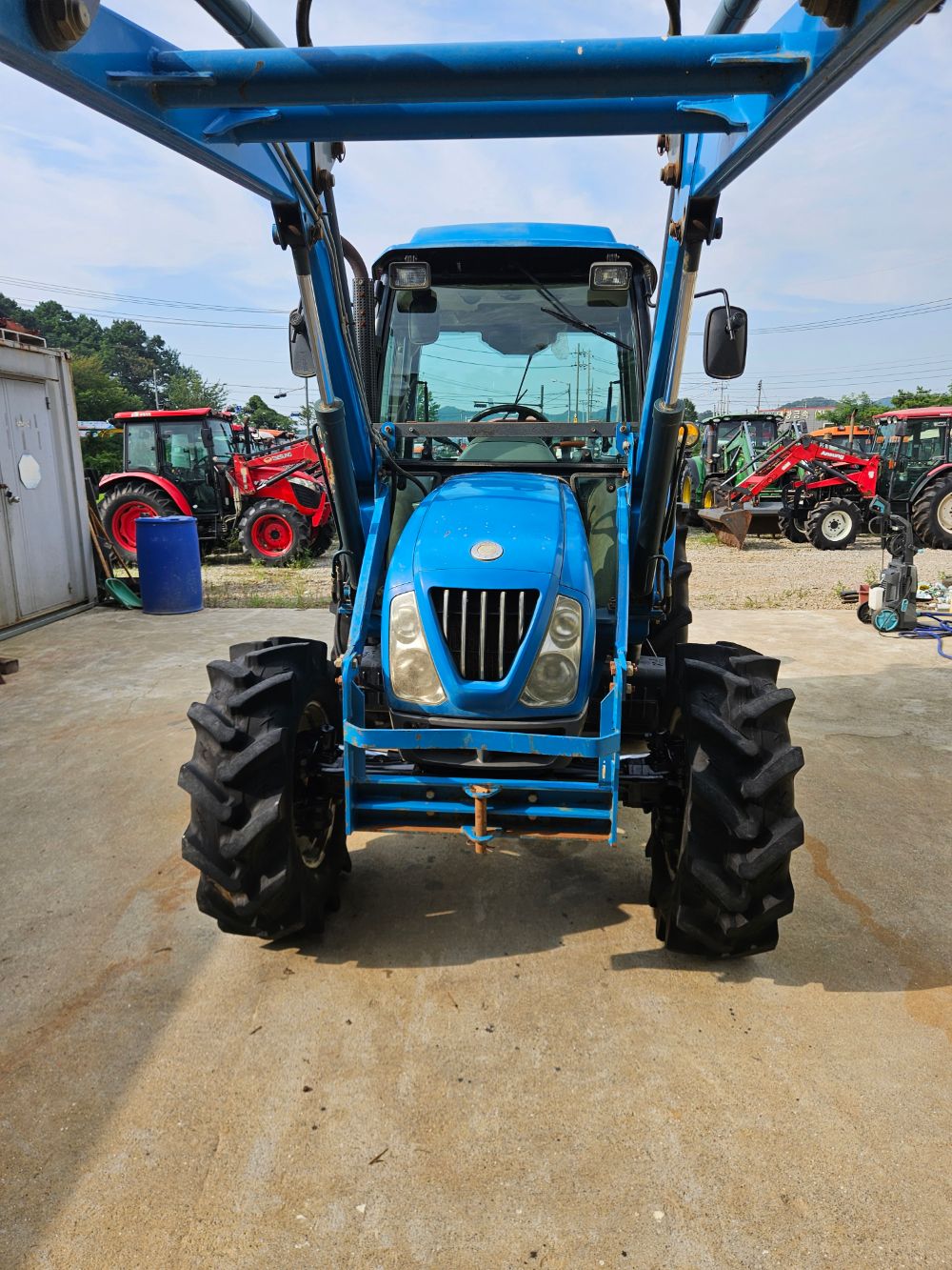 LS Tractor U55 (55hp) 뒤우측면