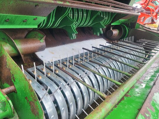  원형베일러 F5600 앞좌측면