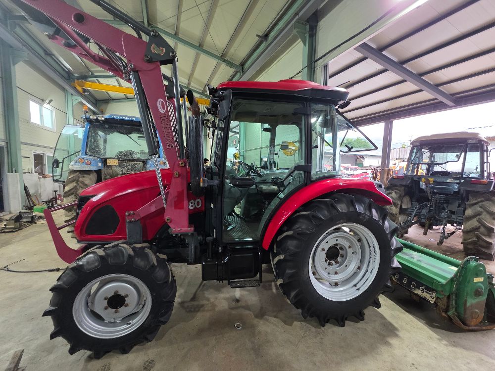 TYM Tractor X680 (68hp) 뒤우측면