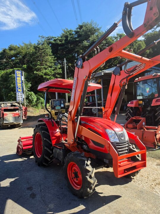 대동 트랙터 NX500 (50마력) 앞좌측면