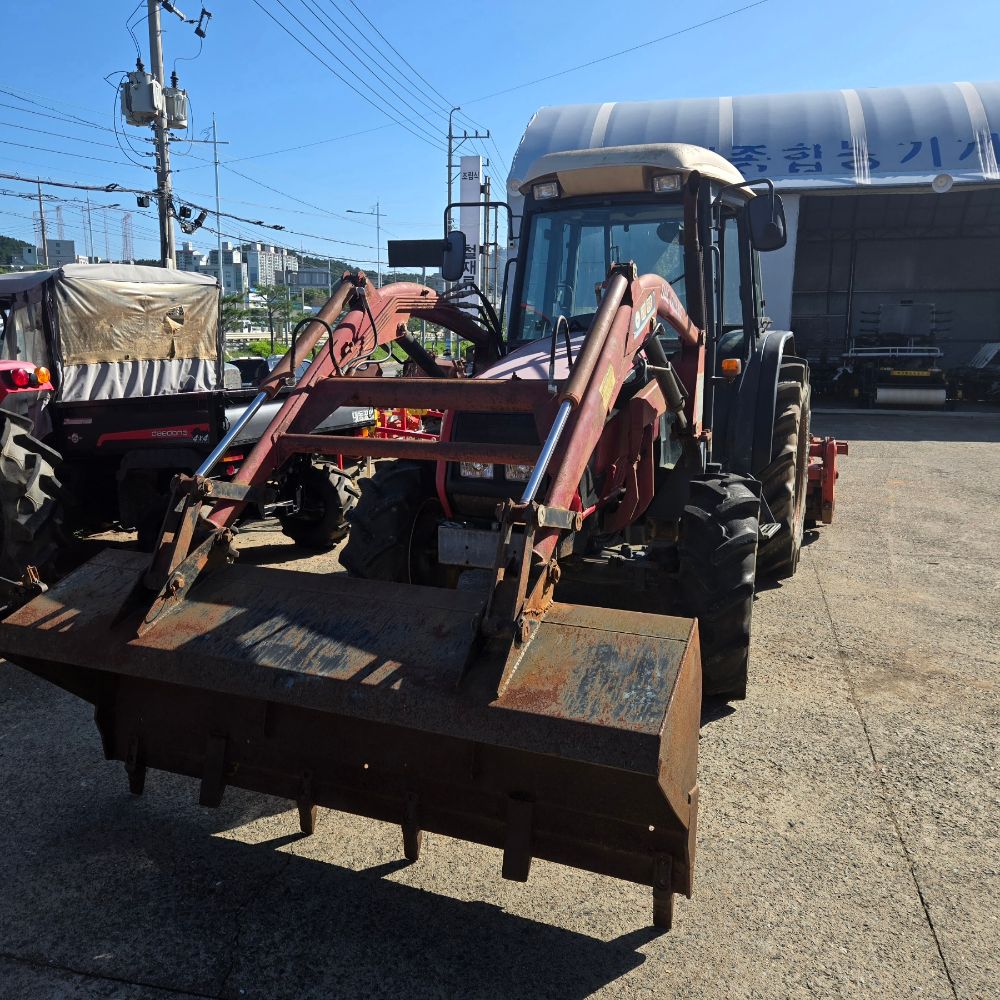TYM 트랙터 T552 (55마력) 뒤우측면