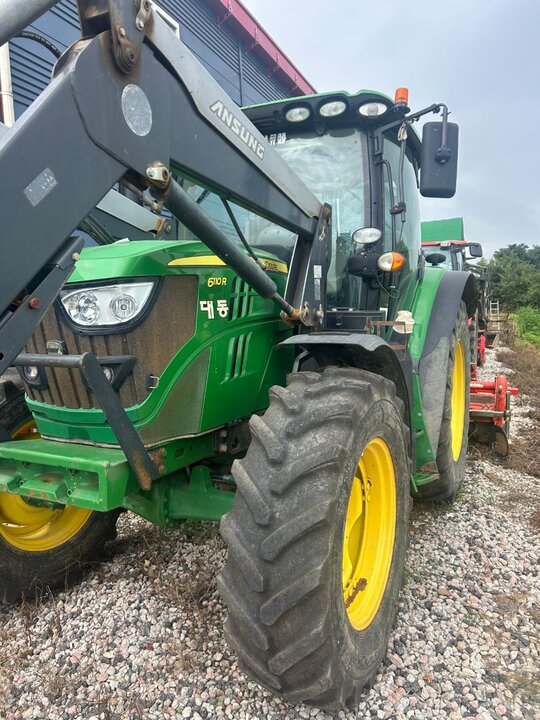 JohnDeere Tractor 6110R (110hp) 앞좌측면