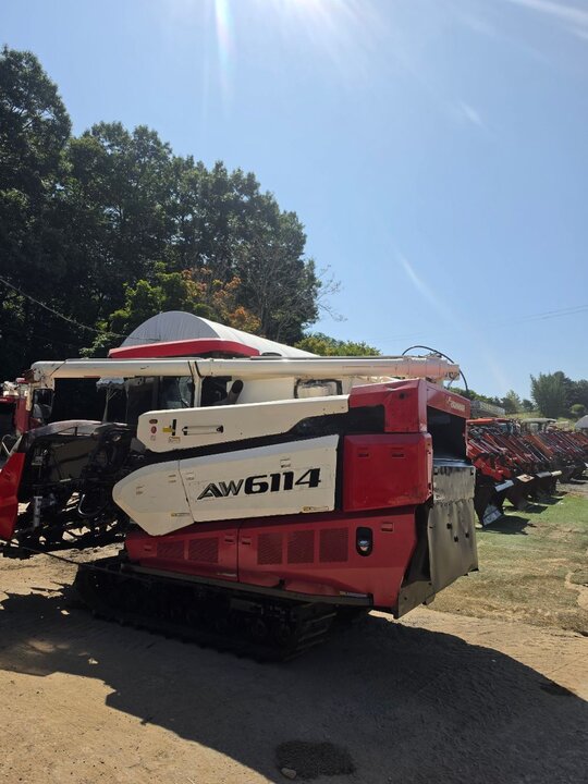 Yanmar Combine Harvester AW6114 (6Rows) 앞좌측면