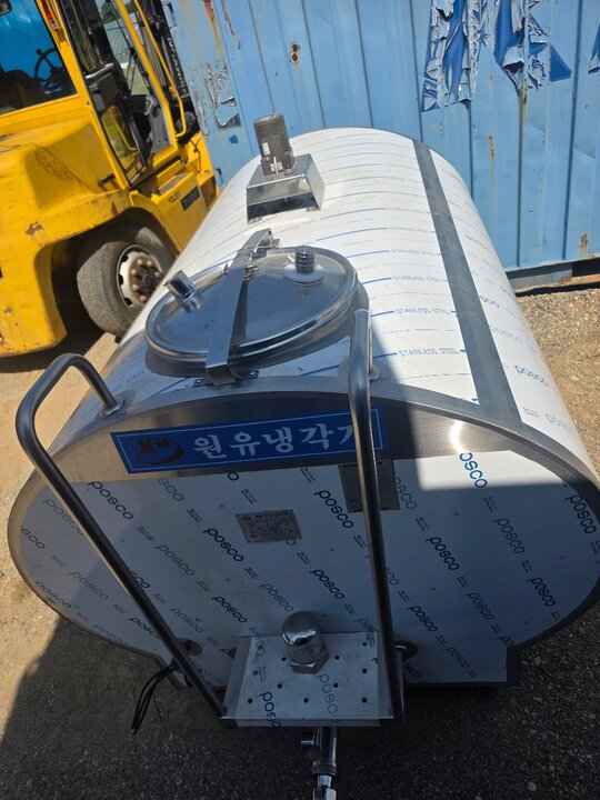  원유냉각기 1600L  앞좌측면