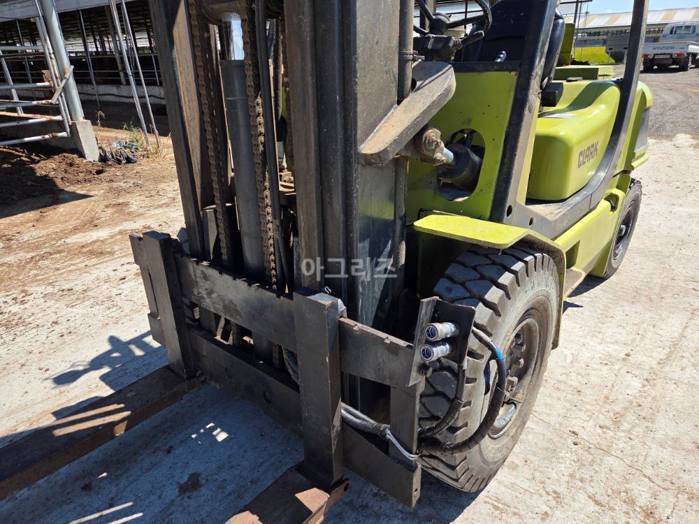  Forklift FX35D-2 (3.5톤) 뒤우측면