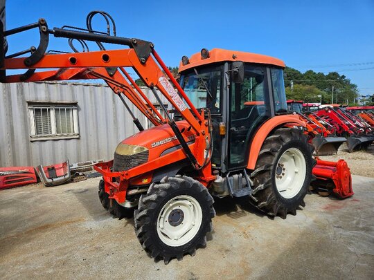 대동 트랙터 D500 (50마력) 앞좌측면