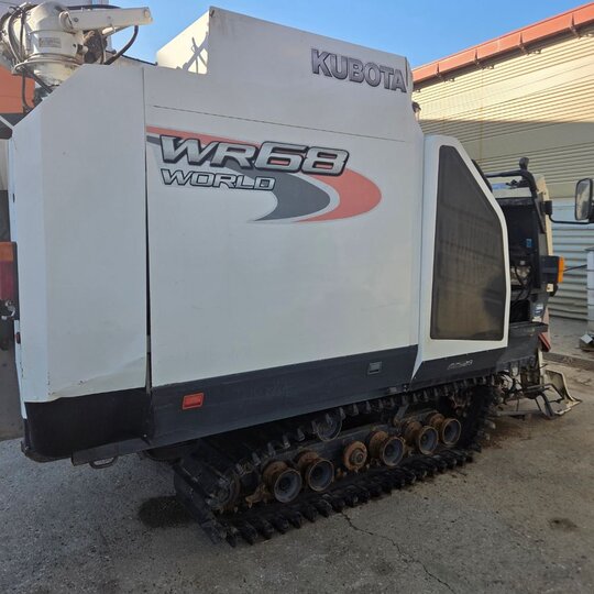 Kubota Combine Harvester WR68 (4Rows) 앞좌측면