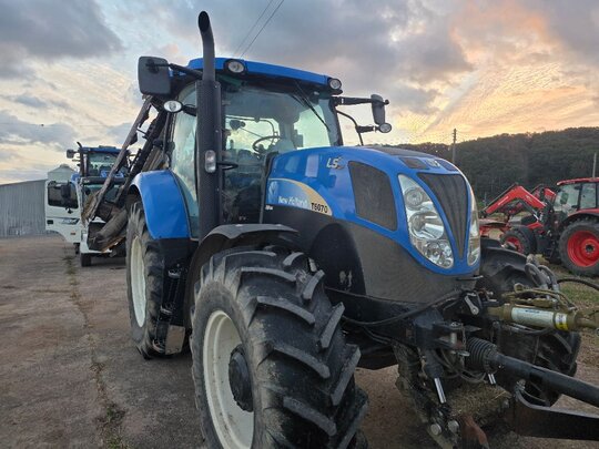 NewHolland Tractor T6070 (135hp) 앞좌측면