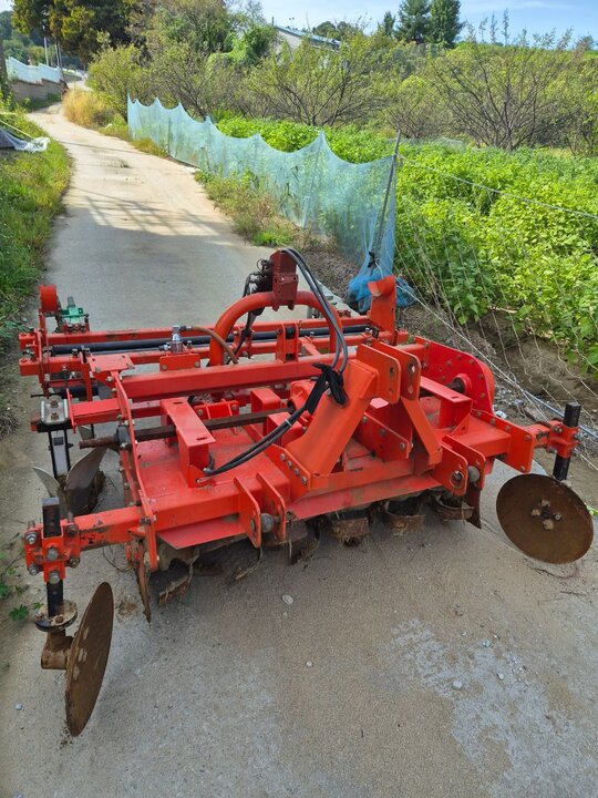  휴립복토기 DP-1400MT-6  앞좌측면