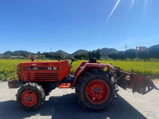 Daedong Tractor L3503-D (35hp) 앞좌측면