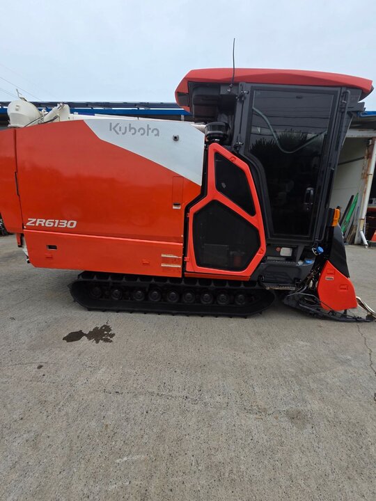 Kubota Combine Harvester ZR6130 (6Rows) 앞좌측면