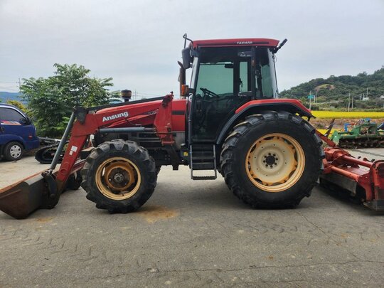 얀마 트랙터 FK895 (95마력) 앞좌측면