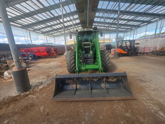 TYM Tractor Fendt F712 (137hp) 앞좌측면