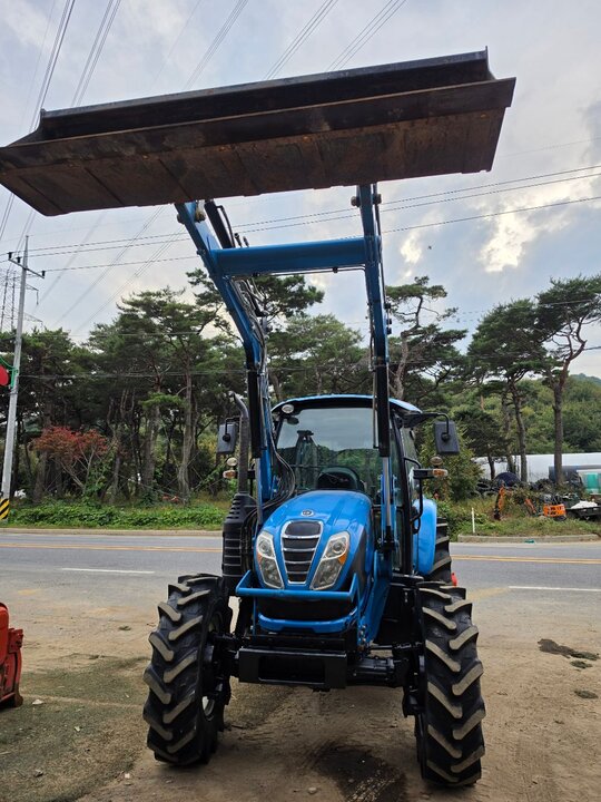 LS 트랙터 XP7086 (86마력) 앞좌측면