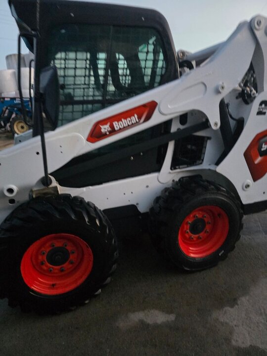  Skid steer loader s590  앞좌측면