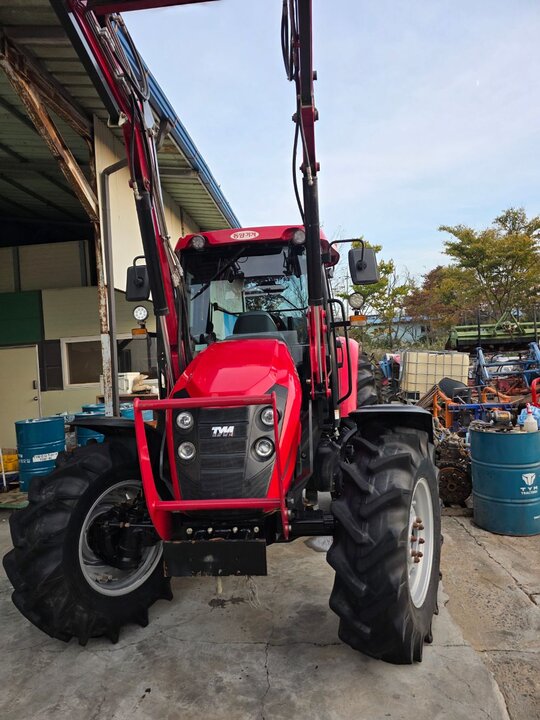 TYM Tractor TX1003 (102hp) 앞좌측면