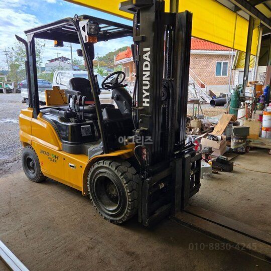 Hyundai Forklift 30D-9H (3.0톤) 앞좌측면