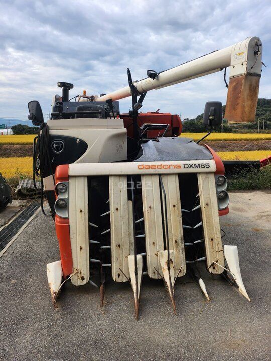 Daedong Combine Harvester DXM85 (5Rows) 앞좌측면
