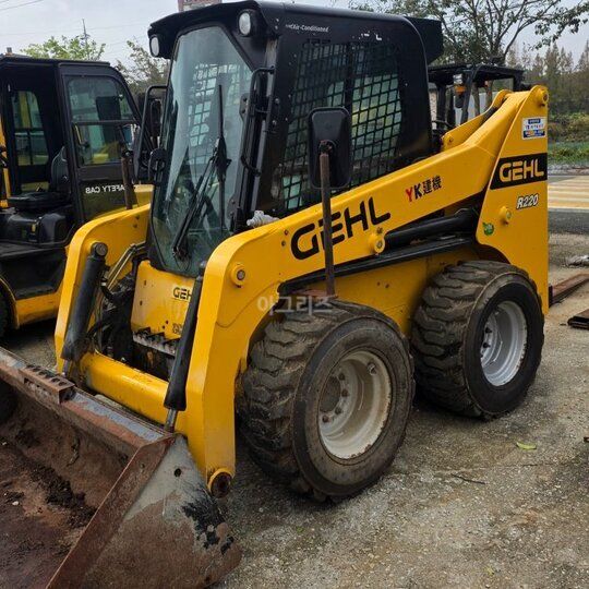  Skid steer loader R220 75미력  앞좌측면